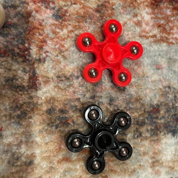 Fidgets 30 of assorted never played with - Picture 9 of 11